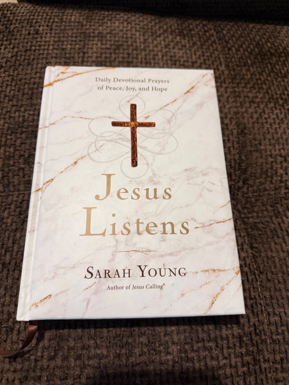 'Jesus Listens' devotional Book in White and Gold